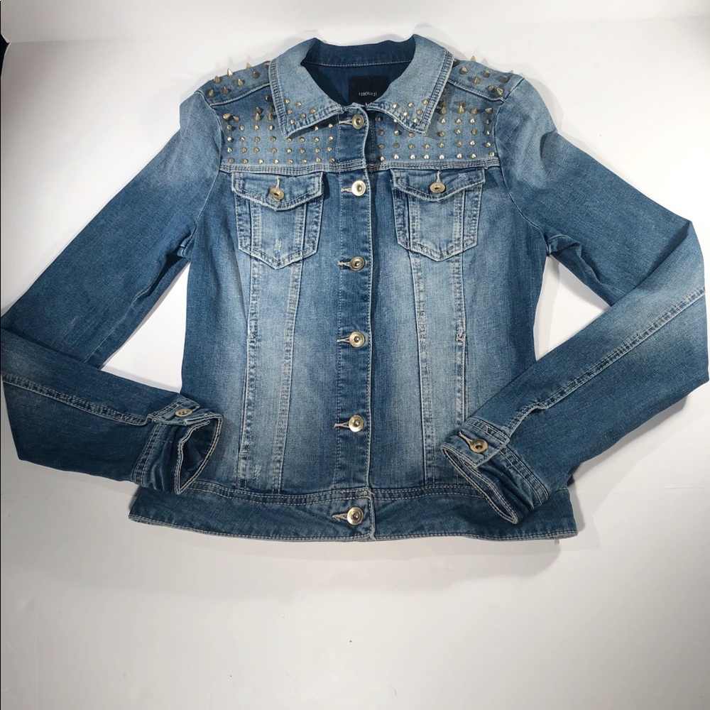 Forever 21 Women’s Spike Studded Denim Jacket - Picture 4 of 8